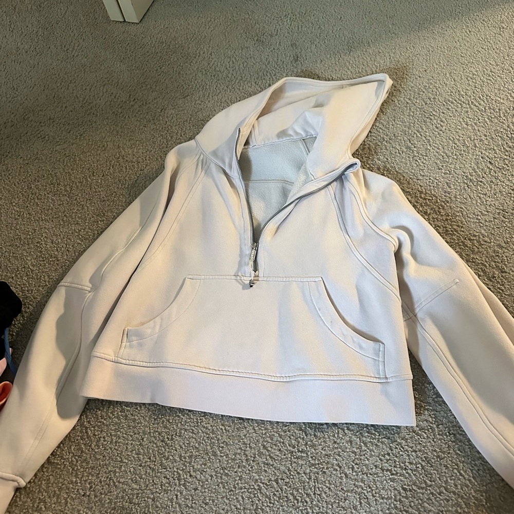 Lululemon crème scuba hoodie